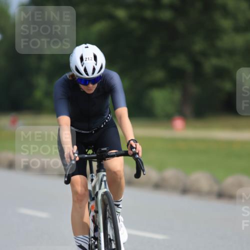 15.06.2025 - 27. Vierlanden-Triathlon H.Heesch http://msf.ph/oto/7993566 15.06.2025 10:26:03 Radfahren 129, 181, 182, 212, 246, 489, 501, 566, 577, 595, 633 meine-sportfotos.de