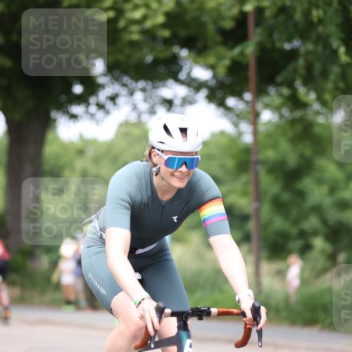 15.06.2025 - 7 Türme Triathlon Yannick Fuchs http://msf.ph/oto/7993571 15.06.2025 13:07:23 Radfahren 548, 589 meine-sportfotos.de
