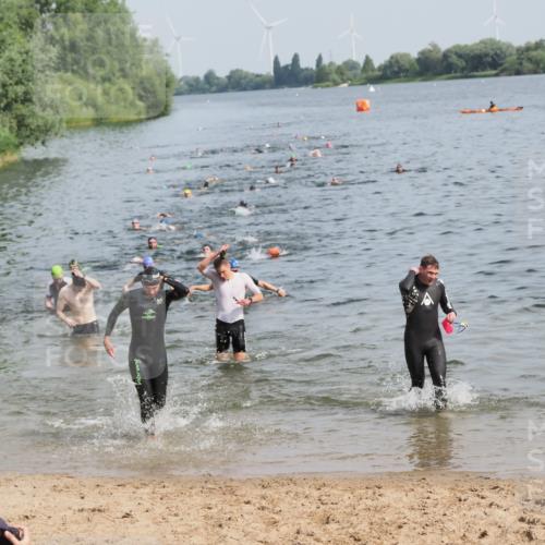 21.06.2025 - 27. Vierlanden-Triathlon MichiJ http://msf.ph/oto/7993575 15.06.2026 09:55:38 Schwimmen 272, 273, 300, 303, 329, 548 meine-sportfotos.de
