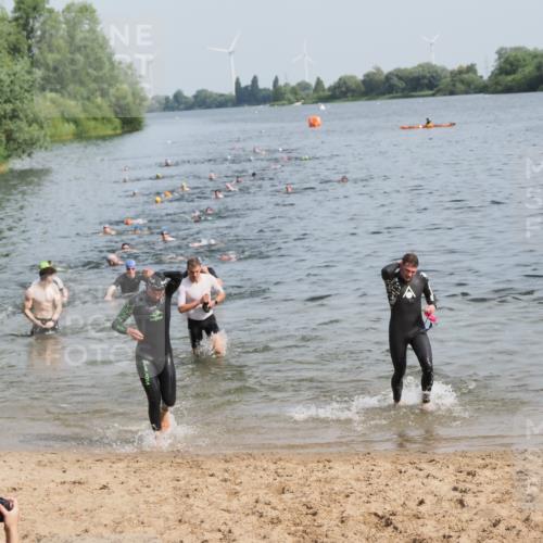 21.06.2025 - 27. Vierlanden-Triathlon MichiJ http://msf.ph/oto/7993613 15.06.2026 09:55:39 Schwimmen 272, 273, 300, 303, 329, 548 meine-sportfotos.de