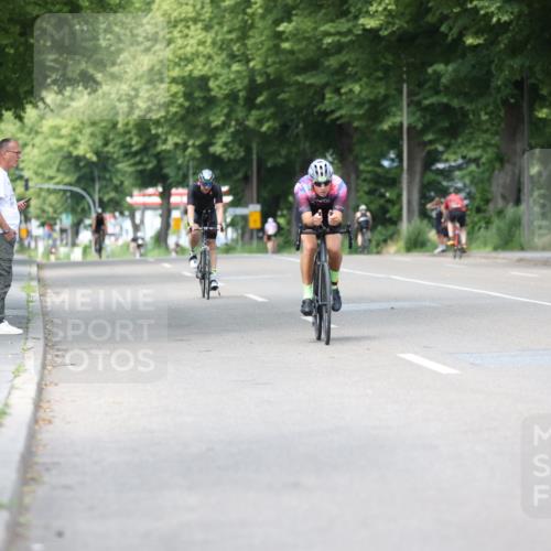 15.06.2025 - 7 Türme Triathlon Yannick Fuchs http://msf.ph/oto/7993617 15.06.2025 13:07:29 Radfahren 285, 324, 548 meine-sportfotos.de