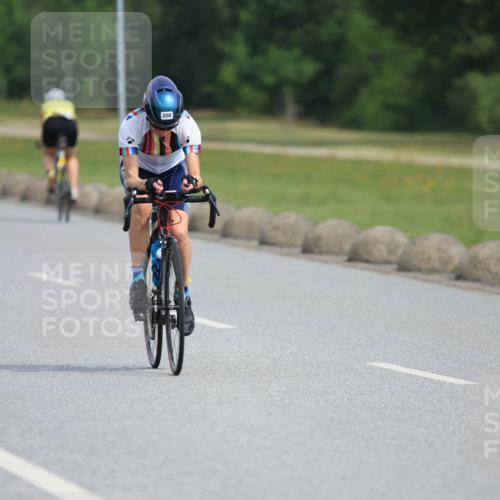 15.06.2025 - 27. Vierlanden-Triathlon H.Heesch http://msf.ph/oto/7993630 15.06.2025 10:26:32 Radfahren 19, 208, 220, 380, 571 meine-sportfotos.de