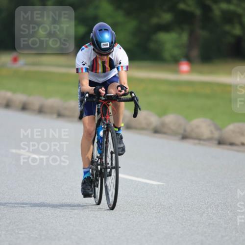 15.06.2025 - 27. Vierlanden-Triathlon H.Heesch http://msf.ph/oto/7993664 15.06.2025 10:26:32 Radfahren 19, 208, 220, 380, 571 meine-sportfotos.de