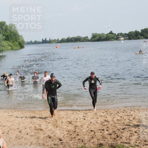 21.06.2025 - 27. Vierlanden-Triathlon MichiJ http://msf.ph/oto/7993676 15.06.2026 09:55:41 Schwimmen 272, 273, 300, 303, 548 meine-sportfotos.de