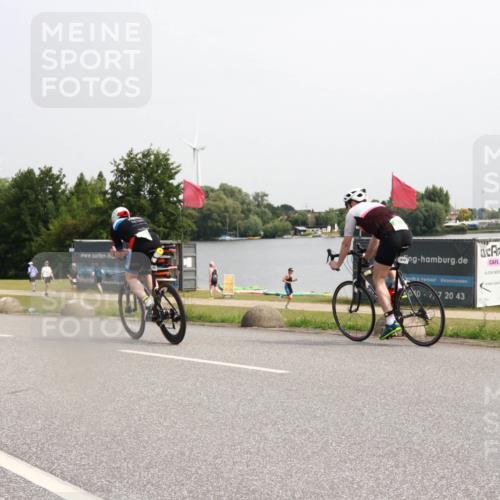 15.06.2025 - 27. Vierlanden-Triathlon H.Heesch http://msf.ph/oto/7993701 15.06.2025 11:17:21 Radfahren 782 meine-sportfotos.de