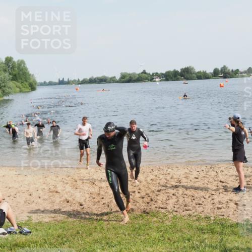 21.06.2025 - 27. Vierlanden-Triathlon MichiJ http://msf.ph/oto/7993726 15.06.2026 09:55:43 Schwimmen 273, 300, 303, 331, 338 meine-sportfotos.de