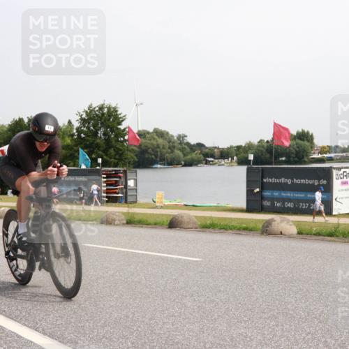15.06.2025 - 27. Vierlanden-Triathlon H.Heesch http://msf.ph/oto/7993733 15.06.2025 11:17:43 Radfahren 13 meine-sportfotos.de