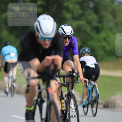 15.06.2025 - 27. Vierlanden-Triathlon H.Heesch http://msf.ph/oto/7993740 15.06.2025 10:26:44 Radfahren 12, 162, 194, 328, 445, 526, 547, 571 meine-sportfotos.de
