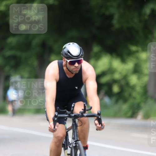 15.06.2025 - 7 Türme Triathlon Yannick Fuchs http://msf.ph/oto/7993748 15.06.2025 13:07:38 Radfahren 295, 522 meine-sportfotos.de