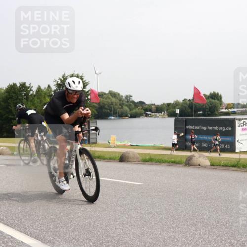 15.06.2025 - 27. Vierlanden-Triathlon H.Heesch http://msf.ph/oto/7993749 15.06.2025 11:17:48 Radfahren 13, 148, 153, 720, 947 meine-sportfotos.de