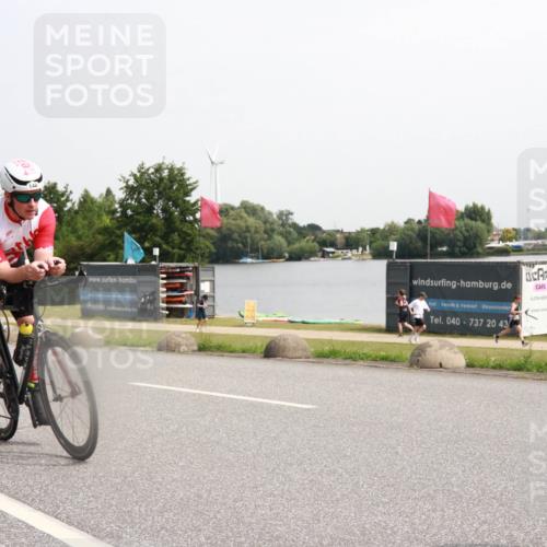 15.06.2025 - 27. Vierlanden-Triathlon H.Heesch http://msf.ph/oto/7993754 15.06.2025 11:17:49 Radfahren 148, 153, 720, 947 meine-sportfotos.de