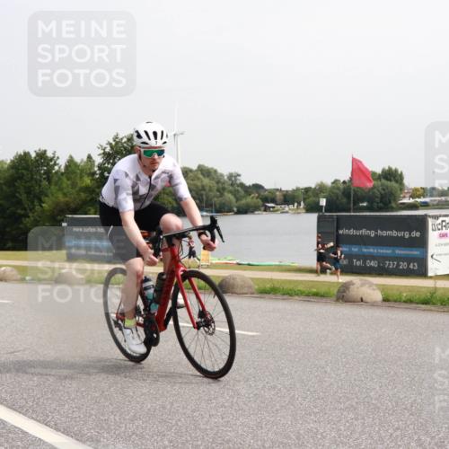 15.06.2025 - 27. Vierlanden-Triathlon H.Heesch http://msf.ph/oto/7993758 15.06.2025 11:17:52 Radfahren 7, 148, 153, 154, 720, 947 meine-sportfotos.de