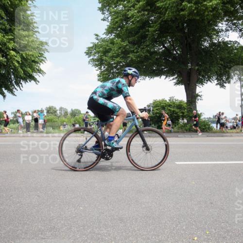 15.06.2025 - 7 Türme Triathlon Yannick Fuchs http://msf.ph/oto/7993762 15.06.2025 13:32:50 Radfahren 361, 398, 1069, 1102 meine-sportfotos.de
