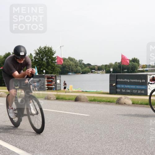 15.06.2025 - 27. Vierlanden-Triathlon H.Heesch http://msf.ph/oto/7993765 15.06.2025 11:17:54 Radfahren 7, 148, 153, 154, 720, 947 meine-sportfotos.de