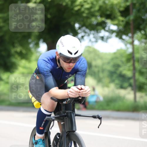15.06.2025 - 7 Türme Triathlon Yannick Fuchs http://msf.ph/oto/7993767 15.06.2025 12:07:50 Radfahren 280, 282, 285, 292, 333 meine-sportfotos.de