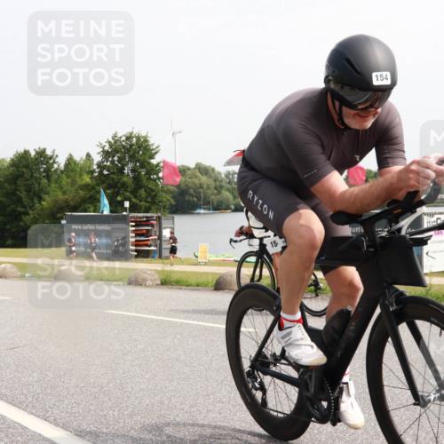 15.06.2025 - 27. Vierlanden-Triathlon H.Heesch http://msf.ph/oto/7993772 15.06.2025 11:17:55 Radfahren 7, 148, 154, 199, 720, 830, 947 meine-sportfotos.de