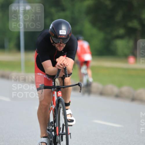 15.06.2025 - 27. Vierlanden-Triathlon H.Heesch http://msf.ph/oto/7993780 15.06.2025 10:26:51 Radfahren 328, 479, 537, 547, 562, 575, 588 meine-sportfotos.de