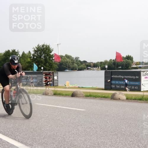 15.06.2025 - 27. Vierlanden-Triathlon H.Heesch http://msf.ph/oto/7993787 15.06.2025 11:17:57 Radfahren 7, 154, 199, 830 meine-sportfotos.de