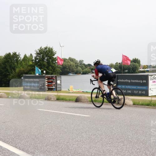 15.06.2025 - 27. Vierlanden-Triathlon H.Heesch http://msf.ph/oto/7993812 15.06.2025 11:18:24 Radfahren 750, 816 meine-sportfotos.de