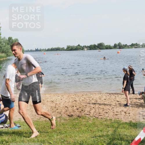 21.06.2025 - 27. Vierlanden-Triathlon MichiJ http://msf.ph/oto/7993832 15.06.2026 09:55:48 Schwimmen 273, 280, 283, 300, 303, 308, 322, 331, 338 meine-sportfotos.de