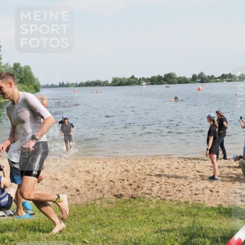 21.06.2025 - 27. Vierlanden-Triathlon MichiJ http://msf.ph/oto/7993839 15.06.2026 09:55:48 Schwimmen 273, 280, 283, 300, 303, 308, 322, 331, 338 meine-sportfotos.de