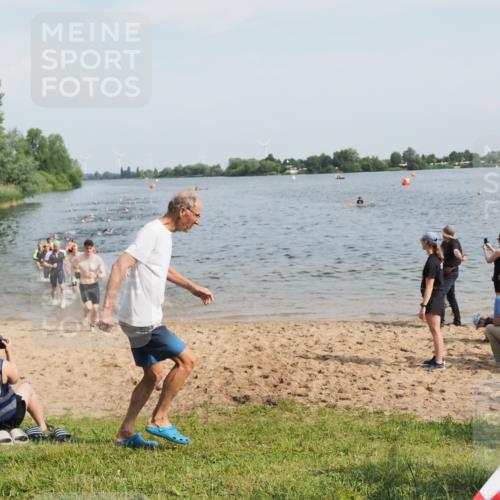 21.06.2025 - 27. Vierlanden-Triathlon MichiJ http://msf.ph/oto/7993851 15.06.2026 09:55:48 Schwimmen 273, 280, 283, 300, 303, 308, 322, 331, 338 meine-sportfotos.de