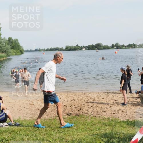 21.06.2025 - 27. Vierlanden-Triathlon MichiJ http://msf.ph/oto/7993856 15.06.2026 09:55:49 Schwimmen 273, 280, 283, 300, 303, 308, 322, 331, 338 meine-sportfotos.de