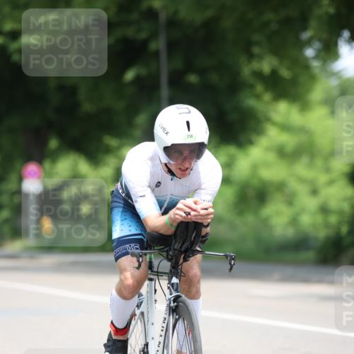 15.06.2025 - 7 Türme Triathlon Yannick Fuchs http://msf.ph/oto/7993859 15.06.2025 12:08:01 Radfahren 210, 295 meine-sportfotos.de