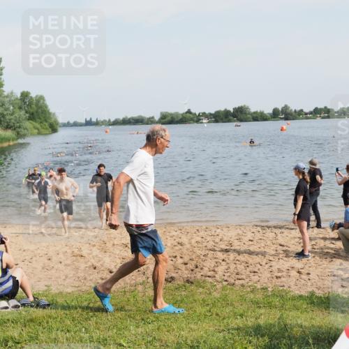 21.06.2025 - 27. Vierlanden-Triathlon MichiJ http://msf.ph/oto/7993864 15.06.2026 09:55:49 Schwimmen 273, 280, 283, 300, 303, 308, 322, 331, 338 meine-sportfotos.de