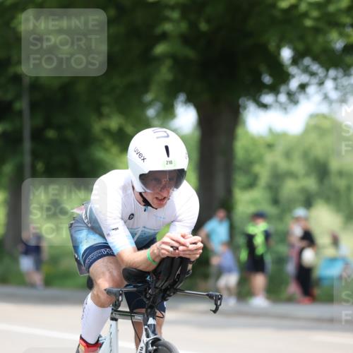 15.06.2025 - 7 Türme Triathlon Yannick Fuchs http://msf.ph/oto/7993868 15.06.2025 12:08:01 Radfahren 210, 295 meine-sportfotos.de
