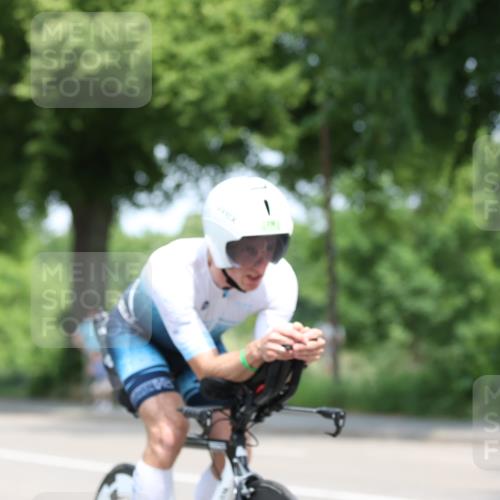 15.06.2025 - 7 Türme Triathlon Yannick Fuchs http://msf.ph/oto/7993870 15.06.2025 12:08:01 Radfahren 210, 295 meine-sportfotos.de
