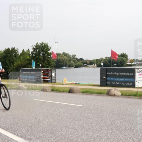 15.06.2025 - 27. Vierlanden-Triathlon H.Heesch http://msf.ph/oto/7993894 15.06.2025 11:18:28 Radfahren 219, 750 meine-sportfotos.de