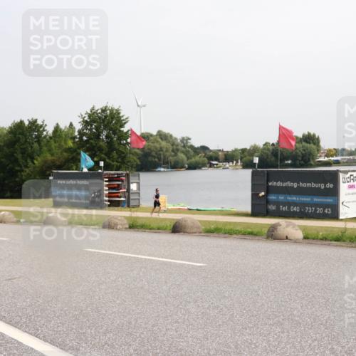 15.06.2025 - 27. Vierlanden-Triathlon H.Heesch http://msf.ph/oto/7993906 15.06.2025 11:18:31 Radfahren 219, 236, 750 meine-sportfotos.de