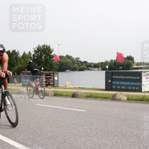 15.06.2025 - 27. Vierlanden-Triathlon H.Heesch http://msf.ph/oto/7993929 15.06.2025 11:19:22 Radfahren 151, 188, 783 meine-sportfotos.de