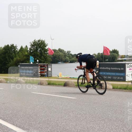 15.06.2025 - 27. Vierlanden-Triathlon H.Heesch http://msf.ph/oto/7993954 15.06.2025 11:19:40 Radfahren 205 meine-sportfotos.de