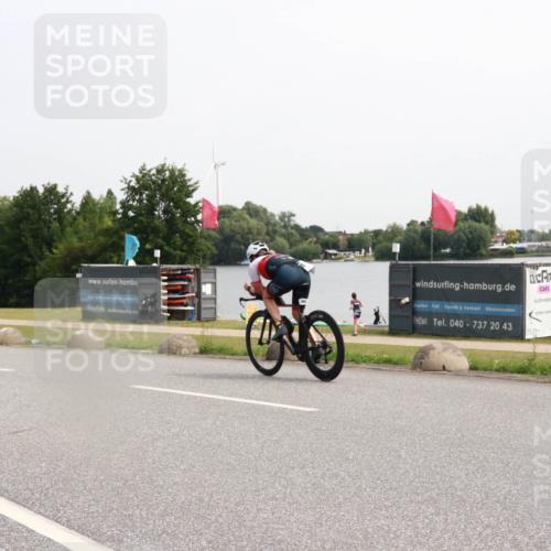 15.06.2025 - 27. Vierlanden-Triathlon H.Heesch http://msf.ph/oto/7993965 15.06.2025 11:19:53 Radfahren 196, 982 meine-sportfotos.de