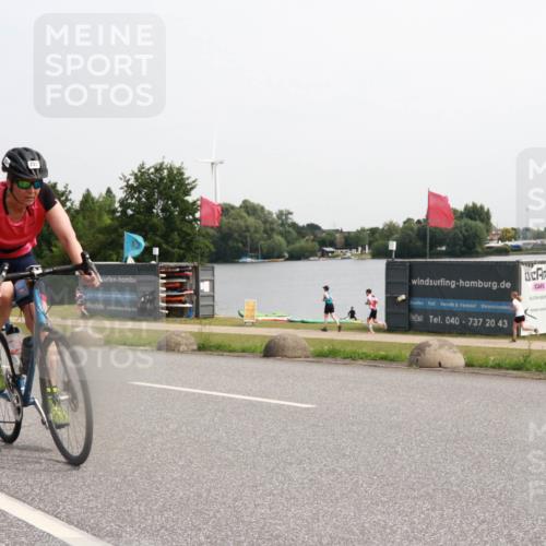 15.06.2025 - 27. Vierlanden-Triathlon H.Heesch http://msf.ph/oto/7993982 15.06.2025 11:19:59 Radfahren 251, 772, 982 meine-sportfotos.de
