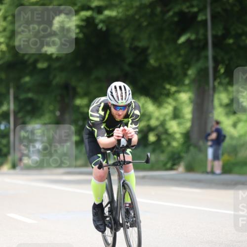 15.06.2025 - 7 Türme Triathlon Yannick Fuchs http://msf.ph/oto/7994000 15.06.2025 12:08:23 Radfahren 220, 221, 267, 299, 311 meine-sportfotos.de