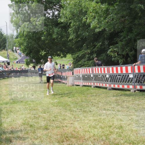 21.06.2025 - 27. Vierlanden-Triathlon KatJ http://msf.ph/oto/7994003 15.06.2025 12:41:32 Ziel 20, 753 meine-sportfotos.de