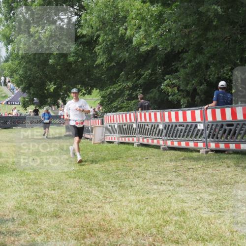 21.06.2025 - 27. Vierlanden-Triathlon KatJ http://msf.ph/oto/7994019 15.06.2025 12:41:33 Ziel 20, 753 meine-sportfotos.de
