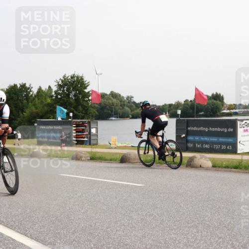 15.06.2025 - 27. Vierlanden-Triathlon H.Heesch http://msf.ph/oto/7994020 15.06.2025 11:20:08 Radfahren 3, 232, 789, 811, 968 meine-sportfotos.de