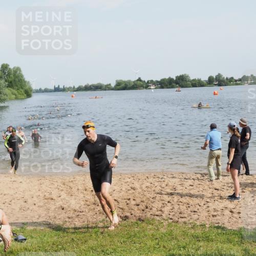 21.06.2025 - 27. Vierlanden-Triathlon MichiJ http://msf.ph/oto/7994025 15.06.2026 09:55:56 Schwimmen 280, 283, 308, 310, 312, 322, 331, 338 meine-sportfotos.de