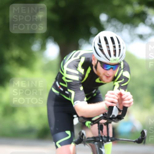 15.06.2025 - 7 Türme Triathlon Yannick Fuchs http://msf.ph/oto/7994033 15.06.2025 12:08:24 Radfahren 220, 221, 267, 299, 311, 337 meine-sportfotos.de