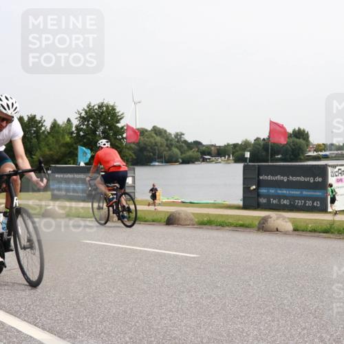 15.06.2025 - 27. Vierlanden-Triathlon H.Heesch http://msf.ph/oto/7994055 15.06.2025 11:20:10 Radfahren 3, 115, 232, 789, 811, 852, 968 meine-sportfotos.de