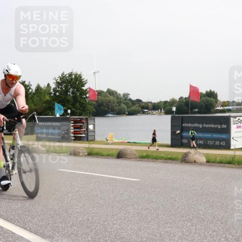 15.06.2025 - 27. Vierlanden-Triathlon H.Heesch http://msf.ph/oto/7994072 15.06.2025 11:20:12 Radfahren 3, 115, 232, 789, 852, 968 meine-sportfotos.de