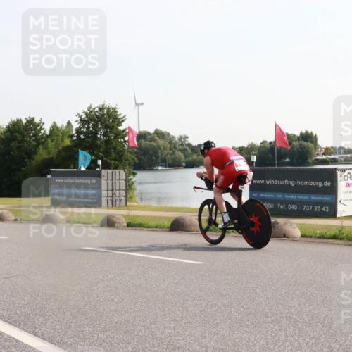 15.06.2025 - 27. Vierlanden-Triathlon H.Heesch http://msf.ph/oto/7994089 15.06.2025 09:05:29 Radfahren 108 meine-sportfotos.de