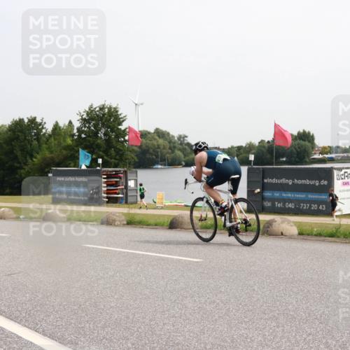 15.06.2025 - 27. Vierlanden-Triathlon H.Heesch http://msf.ph/oto/7994098 15.06.2025 11:20:16 Radfahren 115, 789, 852, 861, 968 meine-sportfotos.de