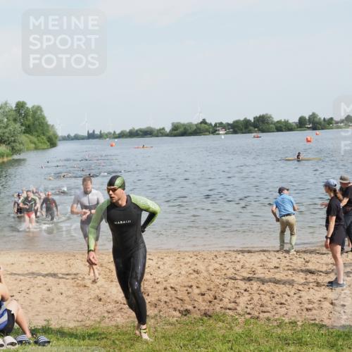 21.06.2025 - 27. Vierlanden-Triathlon MichiJ http://msf.ph/oto/7994119 15.06.2026 09:56:00 Schwimmen 268, 280, 283, 285, 308, 310, 312, 322, 357 meine-sportfotos.de