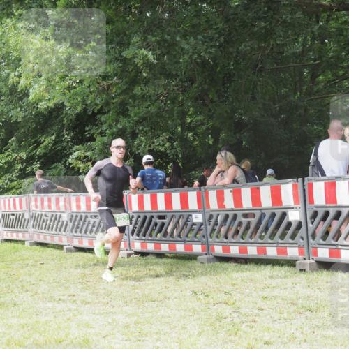 21.06.2025 - 27. Vierlanden-Triathlon KatJ http://msf.ph/oto/7994161 15.06.2025 12:41:42 Ziel 753 meine-sportfotos.de