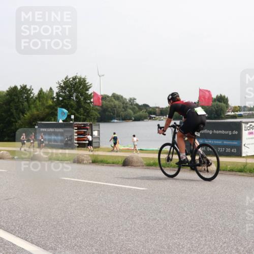 15.06.2025 - 27. Vierlanden-Triathlon H.Heesch http://msf.ph/oto/7994173 15.06.2025 11:20:55 Radfahren 237, 921, 952, 958, 962, 966 meine-sportfotos.de